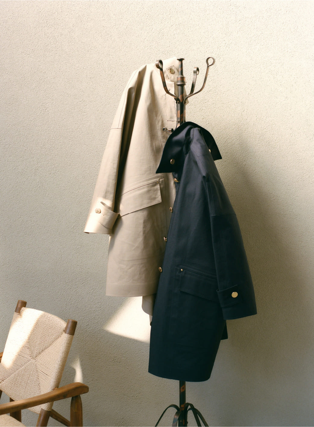 Features 06 Mackintosh Coat