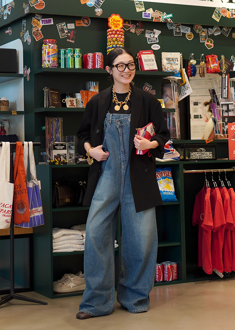 STORE STAFF SNAP