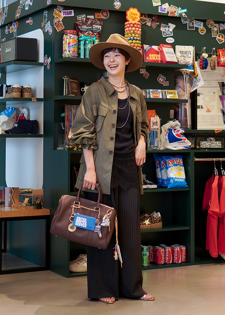 STORE STAFF SNAP