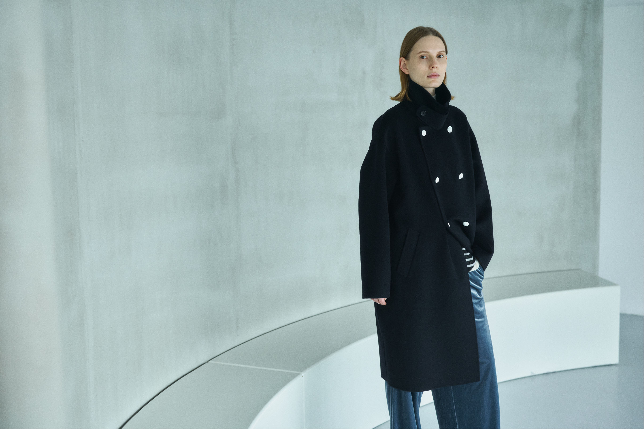 LOOK 01