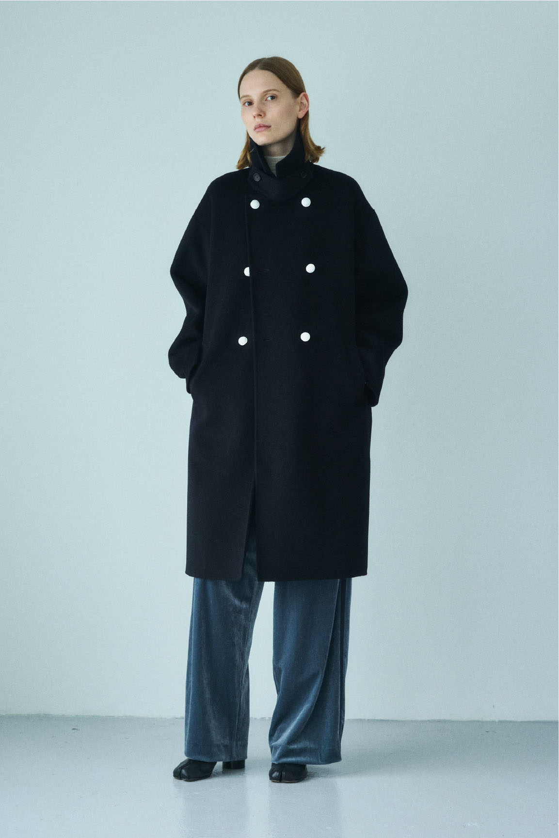 LOOK 01